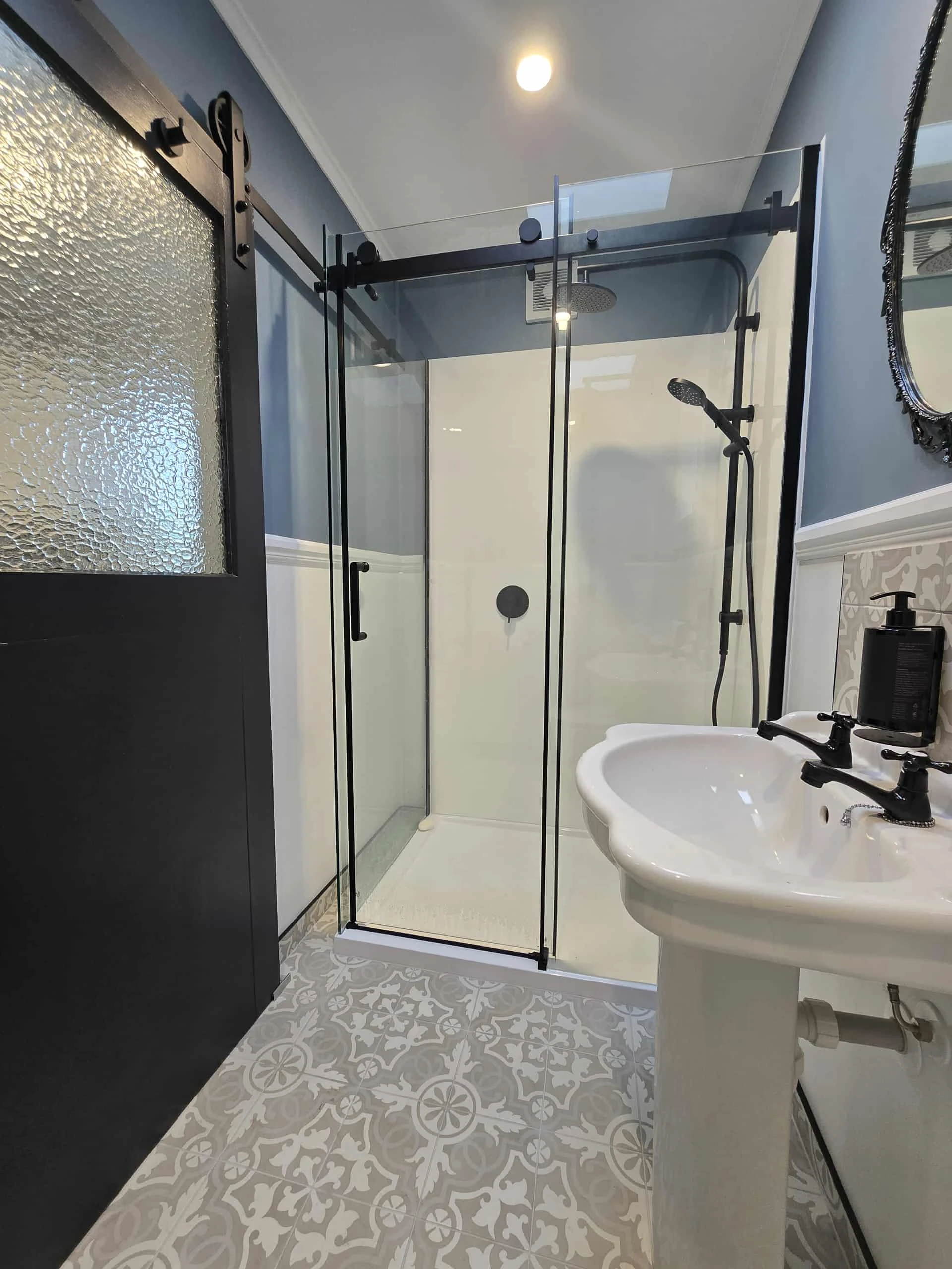 Bathroom shower detail