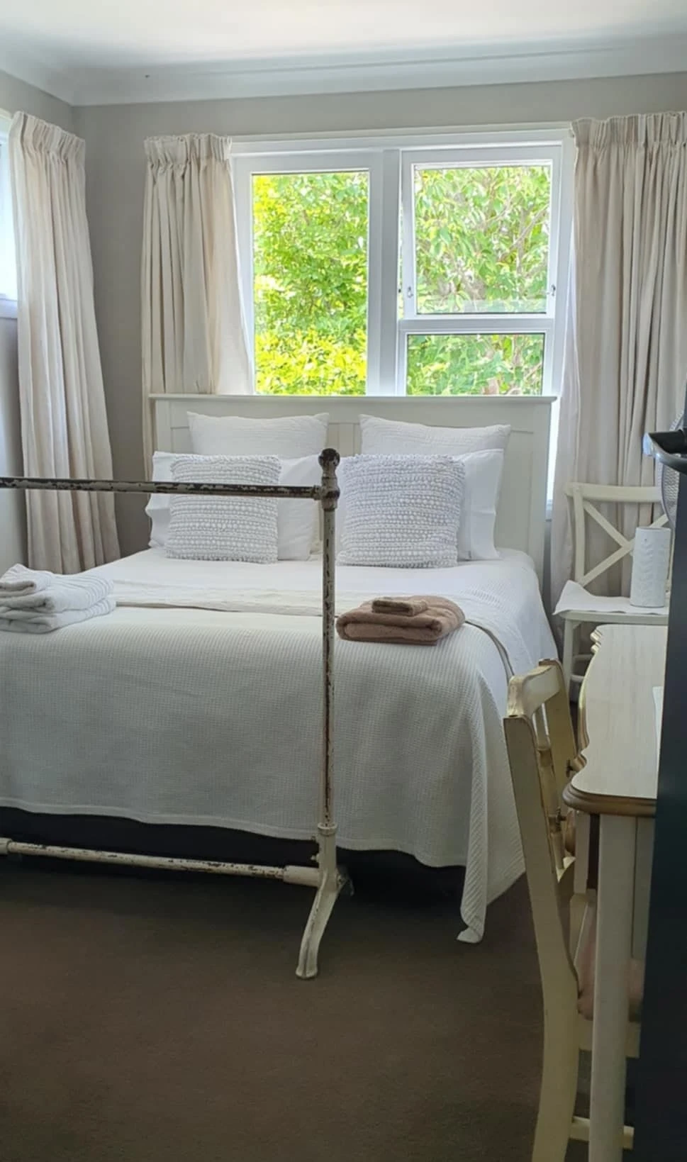 Queen Bedroom